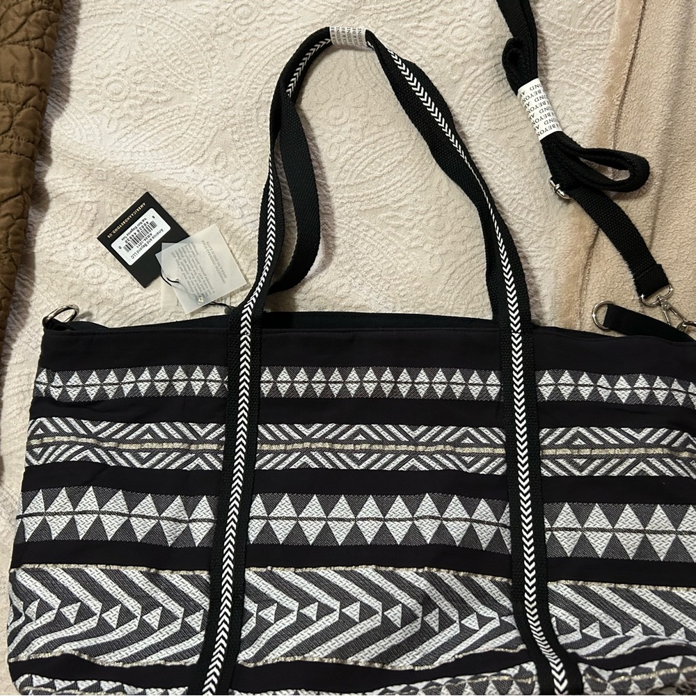Chic Black and White Geometric Tote - Picture 4 of 5